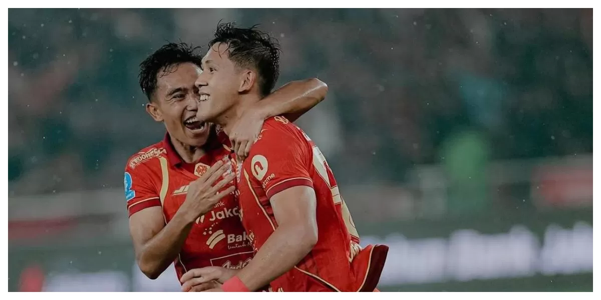 Keterangan Foto : Eksel Runtuhaku menjadi bintang di laga Persija vs Persebaya dengan dua golnya (Realitasonline.id / ig : @persija)