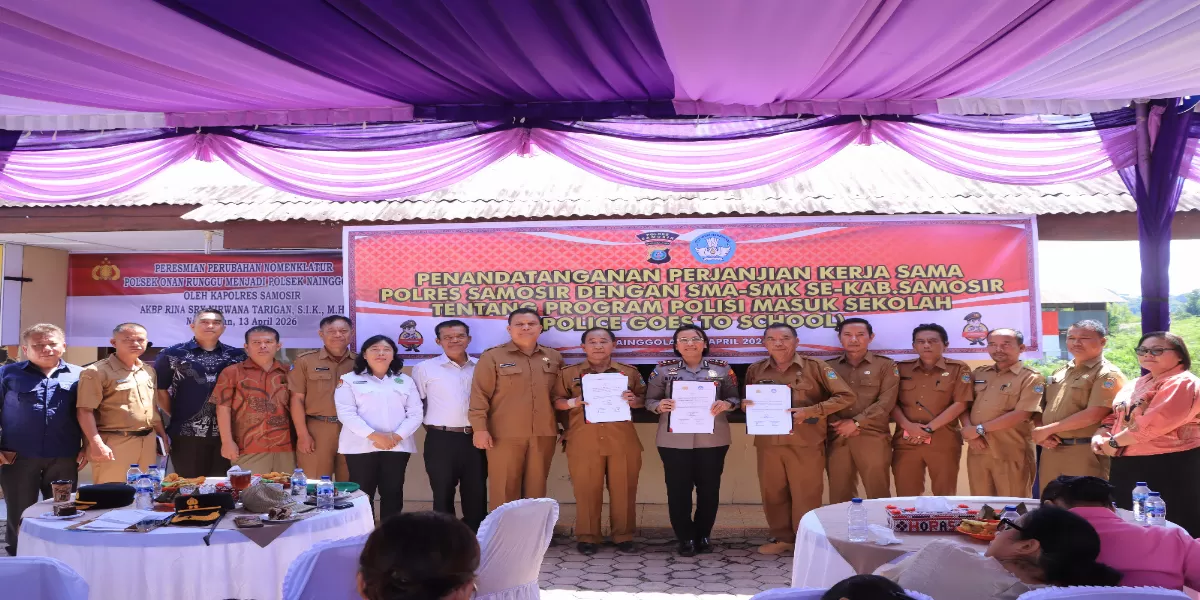 Polres Samosir foto bersama dengan para pendidik  SMA &amp; SMK se Samosir (Realitas online.id/nas)