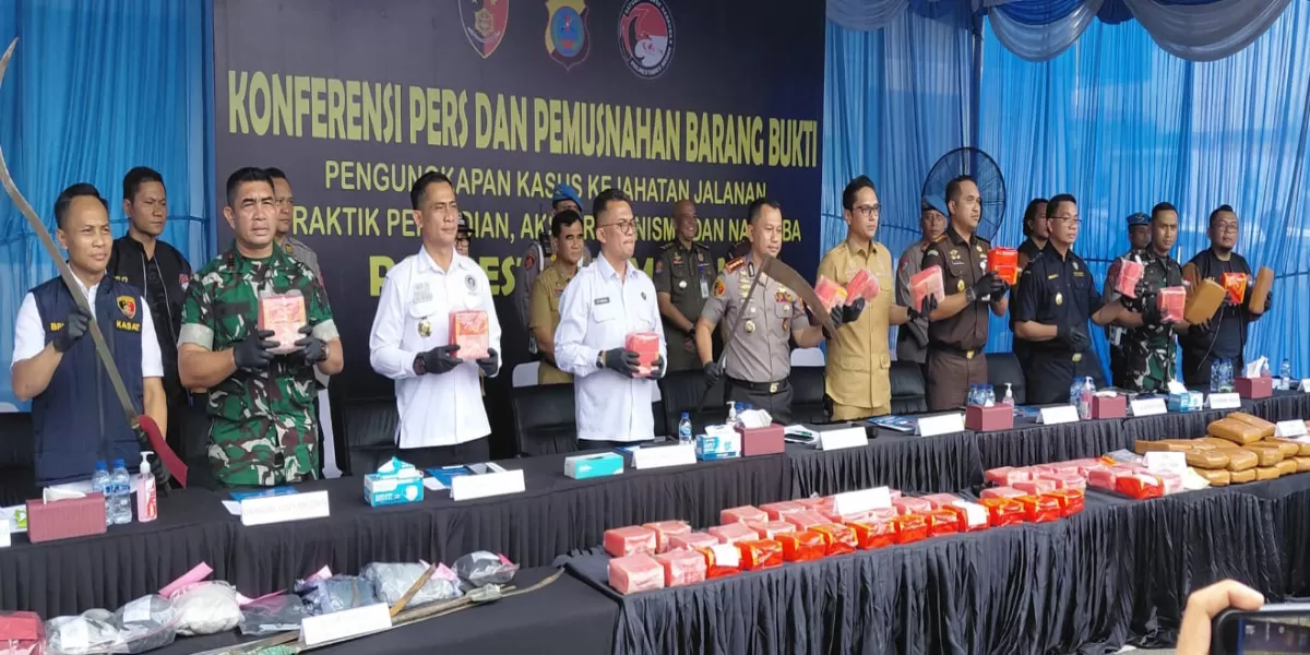 Kapolrestabes Medan, Kombes Pol Dr, Jean Calvijn Simanjuntak Memaparkan hasil OPS Ketupat Toba 2026 di Mako Polrestabesm Medan  (Realitas online.id/Dok)