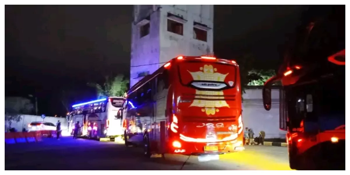 Bus Antar Kota Antar Propinsi di stasiun Batoh Banda Aceh. (Realitasonline.id/zul)