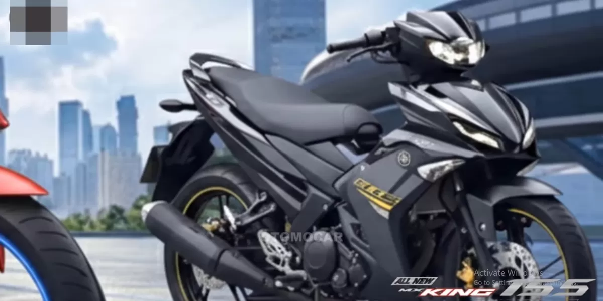 RAJA JALANAN kembali digaungkan lewat kemunculan All New Yamaha MX King 155 VVA 2026 yang digadang-gadang naik kelas jauh dibanding generasi sebelumnya. (Tangkapan Layar YouTube OTOMOCAR)