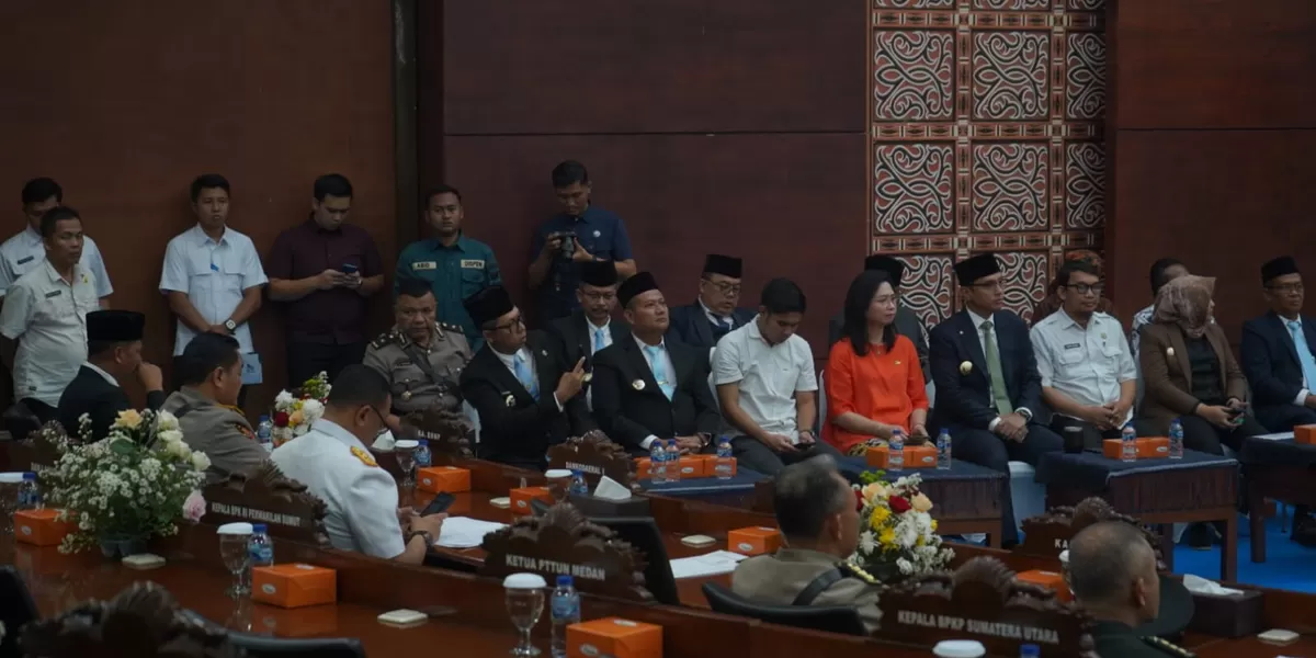 Wakil Bupati Asahan Rianto saat menghadiri Rapat Paripurna Hari Jadi Provinsi Sumatera Utara