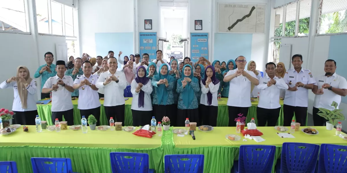 Ketua TP PKK Asahan saat berkunjung ke Danau Sijabut