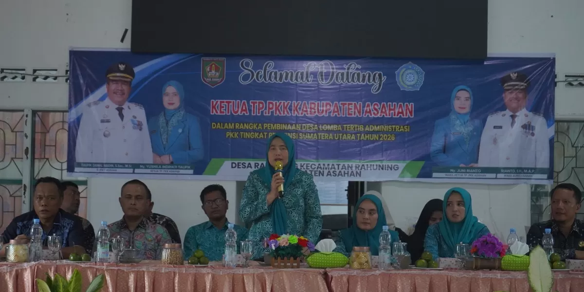 Ketua TP PKK Asahan Yusnila Indriati Taufik saat mengunjungi PKK Rahuning