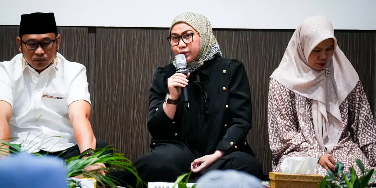 Hj. Erna Lisa Halaby