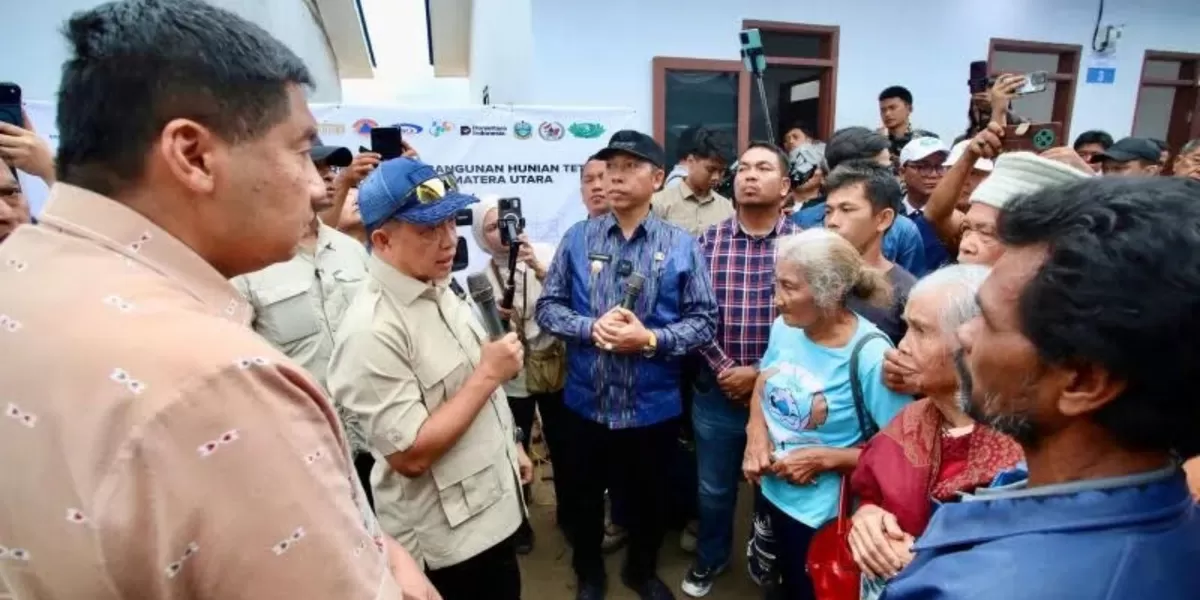 (Mendagri), Muhammad Tito Karnavian, (topi biru) 