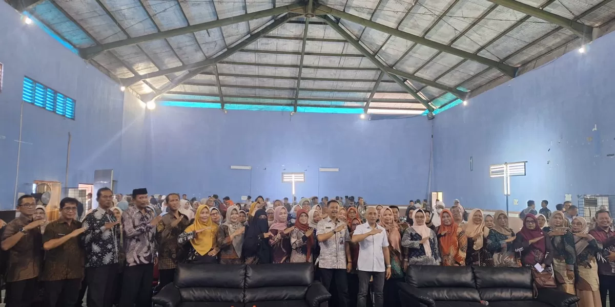 Kejari Karawang dan Disdikbud Sosialisasikan Program Makan Bergizi Gratis (MBG) ke 250 Kepala Sekolah. (Aip/AyoKarawang)