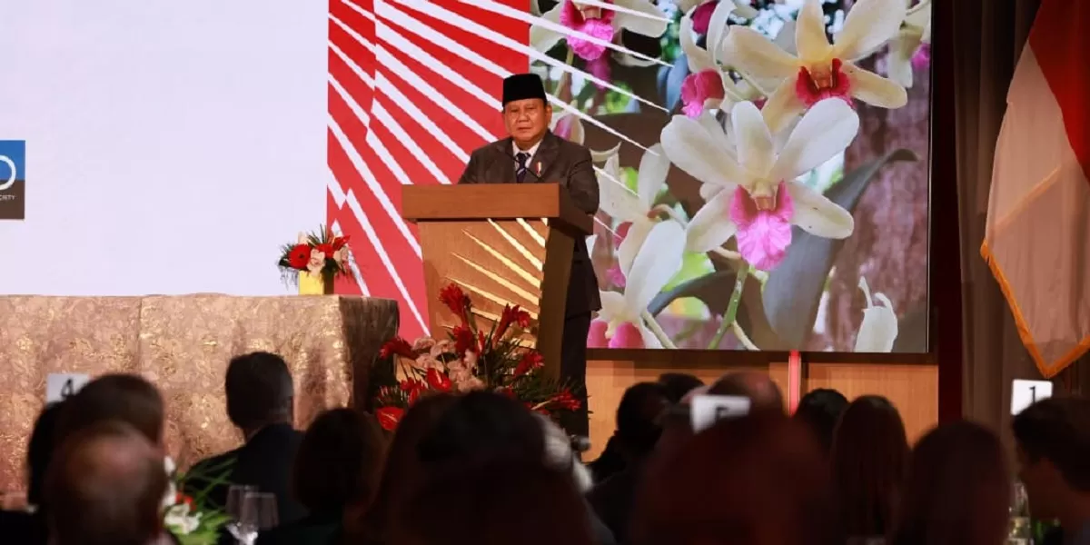 Presiden Prabowo Subianto berbicara di forum bisnis Washington mempromosikan program MBG dan Danantara untuk menarik investasi global ke Indonesia. (Dok. Tim Media Presiden)