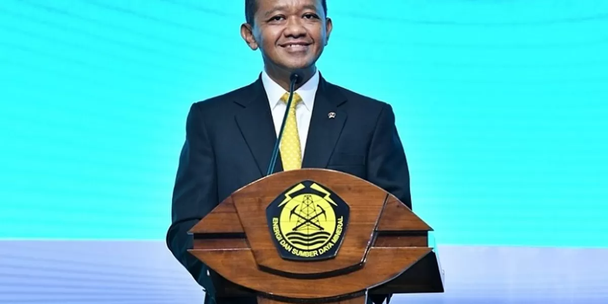Menteri ESDM Bahlil Lahadalia. 7. Industri pertambangan nasional berperan penting dalam rantai pasok global kendaraan listrik. (Facebook.com @Bahlil Lahadalia)
