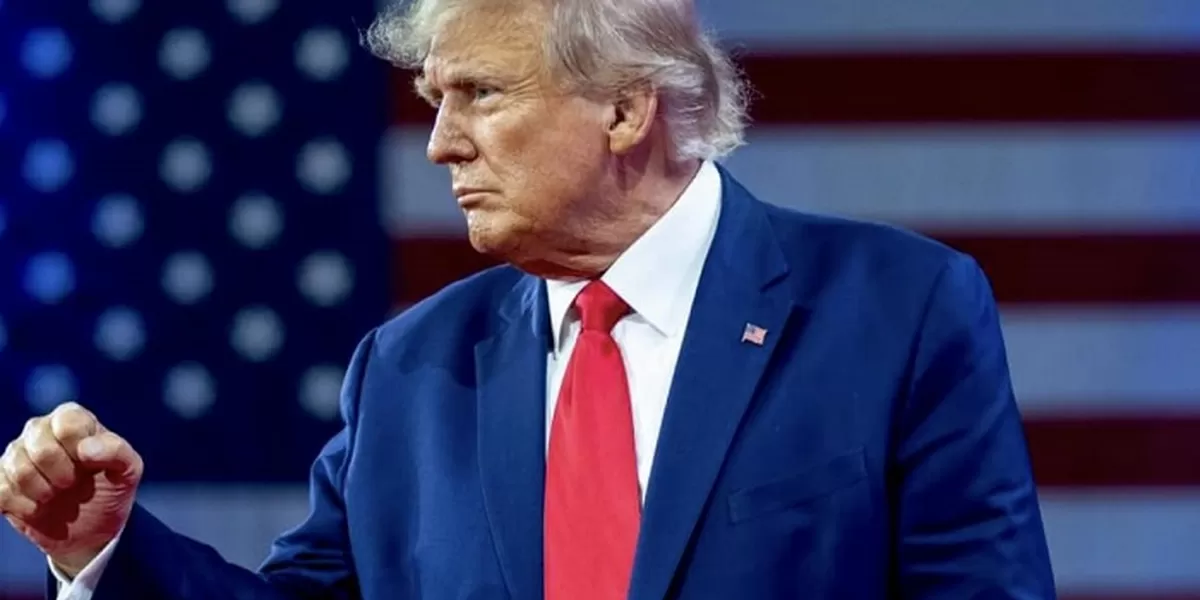 Presiden AS Donald Trump mengeluarkan perintah eksekutif yang membatalkan akuisisi aset semikonduktor Emcore senilai Dolar AS 2,92 juta atas dasar keamanan nasional.  (Facebook.com @Donald J. Trump)