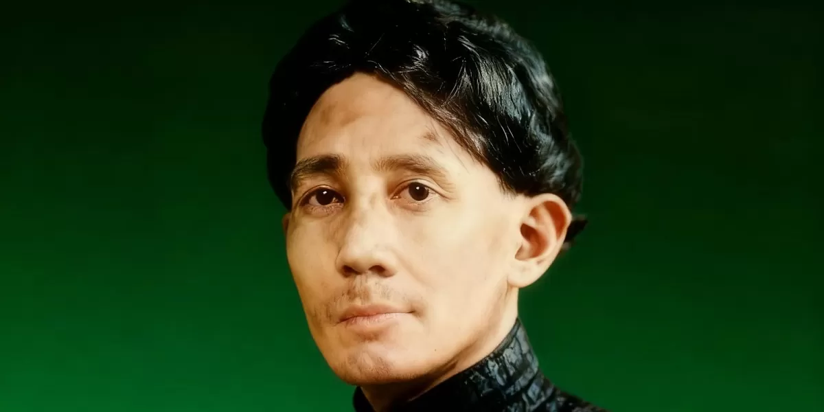 Ilustrasi tokoh birokrasi republik awal RM Sastrosartomo yang berperan menjaga stabilitas administrasi negara melalui nilai kepemimpinan Catur Murti berbasis etika Jawa dan modernitas pemerintahan (Dok. Kreasi Dola AI)