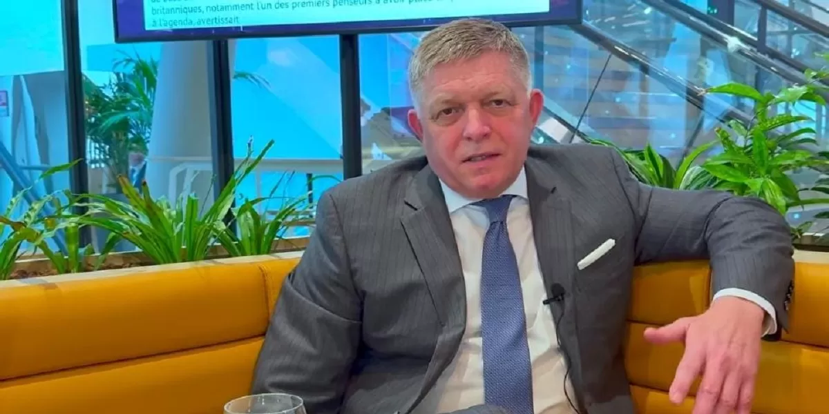 Perdana Menteri Slovakia, Robert Fico. Situasi SPBU di wilayah perbatasan Slovakia yang mengalami tekanan distribusi akibat meningkatnya pembelian BBM kendaraan asing. (Dok. Instagram @robert.fico)