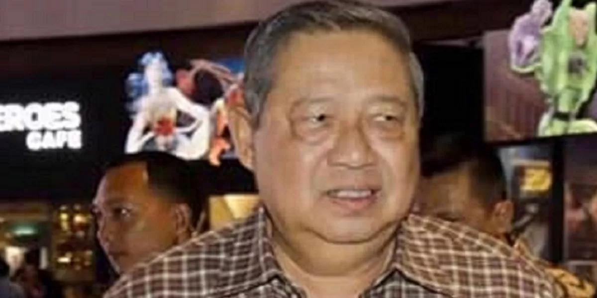 Presiden ke-6 RI Susilo Bambang Yudhoyono (SBY) memantau pergerakan nilai tukar Rupiah terhadap Dolar AS saat harga minyak dunia mengalami kenaikan signifikan. (Dok. Instagram @sb.yudhoyono)