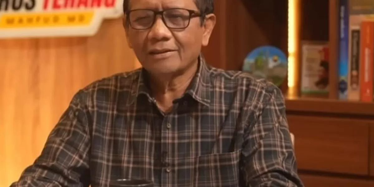 Mantan Menko Polhukam Mahfud MD memberikan penjelasan mengenai latar belakang munculnya kuota haji tambahan yang menjadi objek penyelidikan. (youtube / Mahfud MD Official)