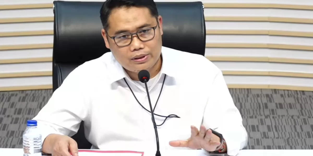 Plt. Deputi Penindakan KPK, Asep Guntur Rahayu, menjelaskan dugaan suap dan eksekusi lahan di PN Depok. (youtube / KPK RI)