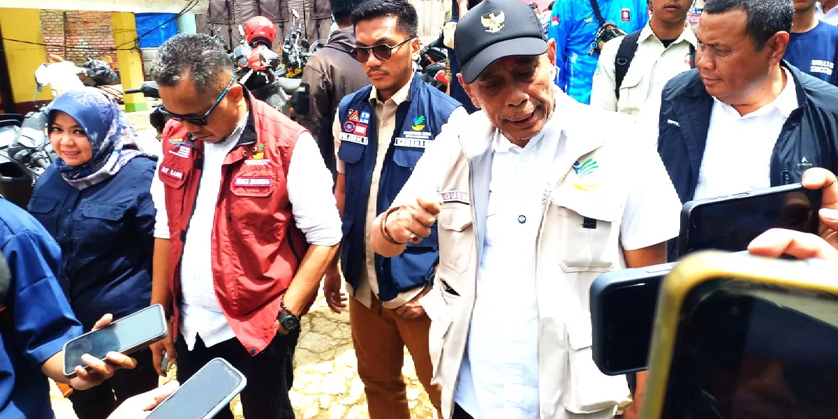 Kemensos RI menegaskan komitmennya untuk terlibat langsung dalam proses rehabilitasi dan rekonstruksi pascabencana tanah longsor di  Bandung Barat (Jabar.go.id)
