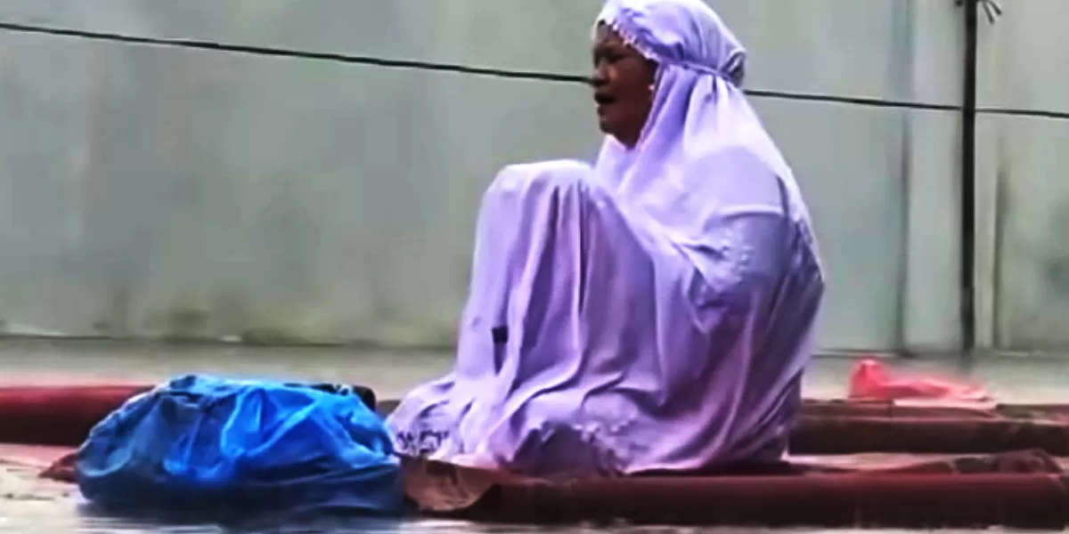 Momen mengharukan usai pelaksanaan salat Id. Hal itu terekam dalam video yang diunggah oleh akun Instagram @pekanbarutalks 