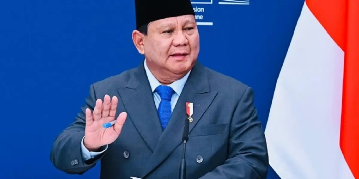 Presiden Prabowo Subianto memimpin rapat evaluasi kinerja kabinet di Jakarta, Januari 2026, di tengah menguatnya isu reshuffle kabinet. (Facebook.com @Prabowo Subianto)