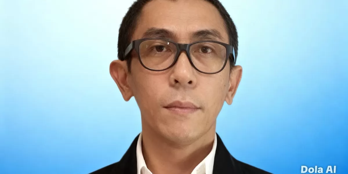 Pengamat kebijakan publik dari Halim Institute, Fauzan LS. Isu kebijakan tambang emas Banyuwangi kembali mengemuka setelah muncul polemik selisih saham masyarakat dan proses pengalihan IUP lama. (Dok. Kreasi Dola AI)