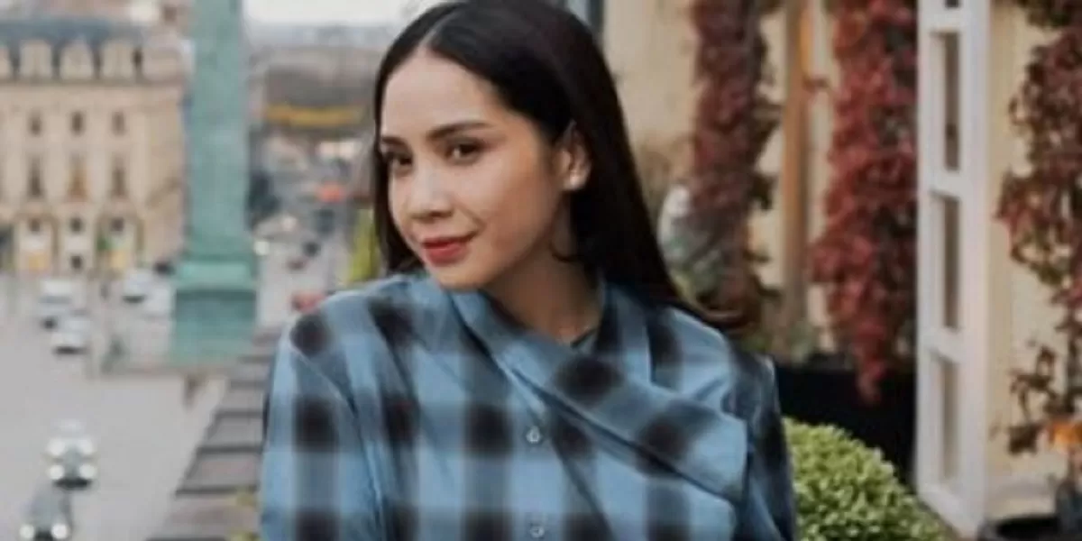 Pemilik RANS Entertainment, Nagita Slavinna.  Grafik kinerja keuangan VISI 2025 menunjukkan pendapatan turun 22 persen di tengah negosiasi akuisisi oleh investor baru dari sektor hiburan. (Instagram.com @rafinagita1717)