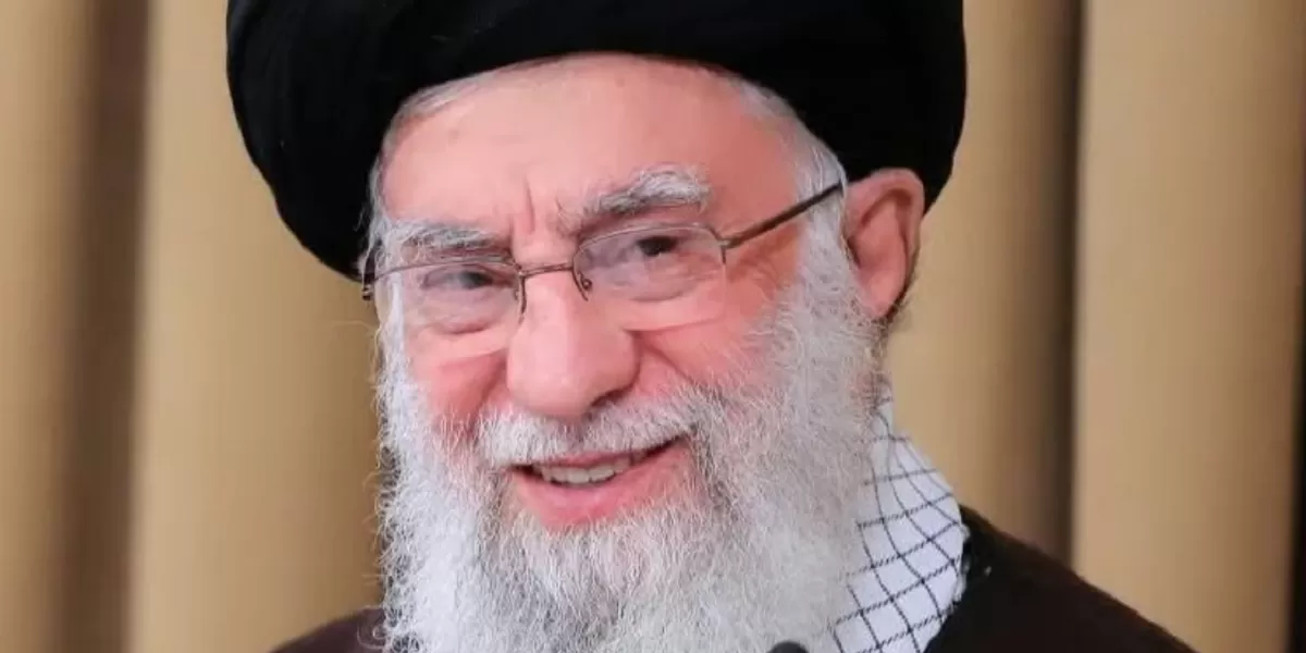 Pemimpin Agung Iran, Ayatollah Ali Khamenei. Pidato terbaru Ayatollah Ali Khamenei tentang militer Amerika memicu perhatian dunia dan kekhawatiran eskalasi konflik Timur Tengah global. (Instagram.com @khamenei.english_)