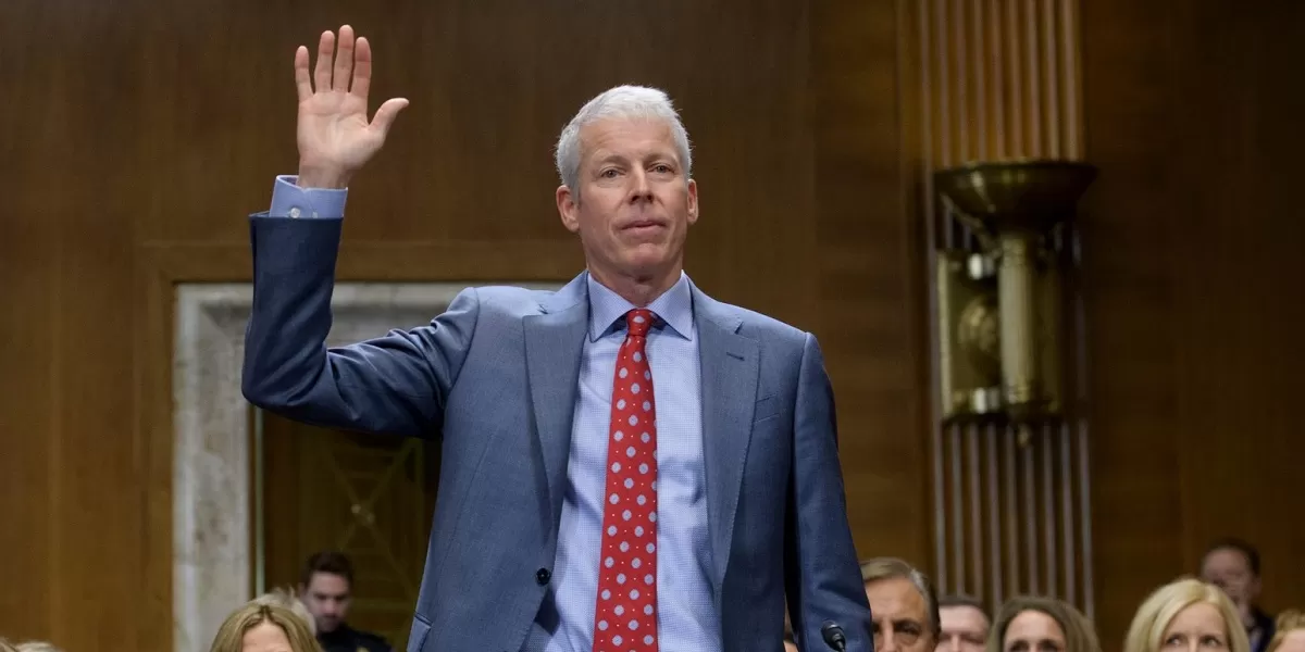 Menteri Energi AS, Chist Wright. Aktivitas kapal tanker kembali terlihat di Selat Hormuz setelah pengamanan militer diperketat, menjadi faktor utama turunnya harga minyak dunia Maret 2026.   (Facebook.com @Secretary Chris Wright)