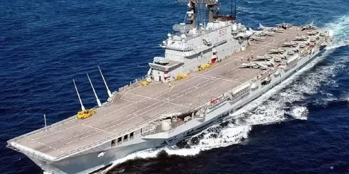 Kapal induk Italia Giuseppe Garibaldi. Kapal induk Giuseppe Garibaldi akan menjadi pusat komando terapung untuk operasi maritim dan bantuan kemanusiaan Indonesia. (Dok. Pinterest)