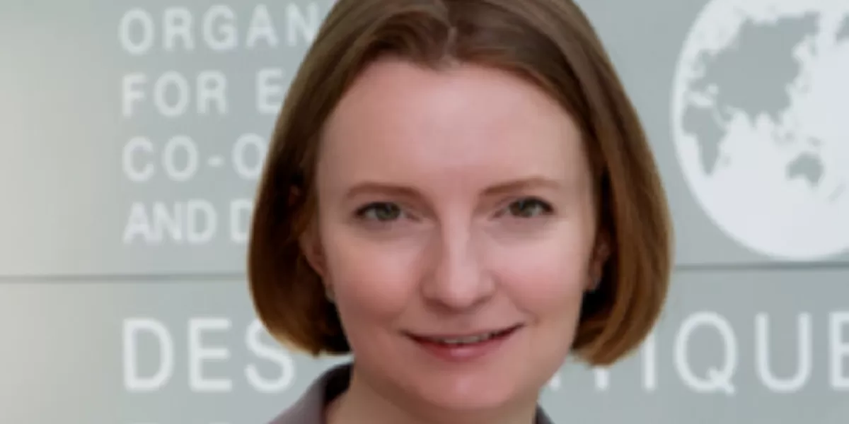 Clare Lombardelli Chief Economist OECD. OECD menilai pasar saham domestik mencerminkan sentimen investor terhadap proyeksi ekonomi Indonesia berdasarkan laporan lembaga internasional. (Dok. oecd-events.org)