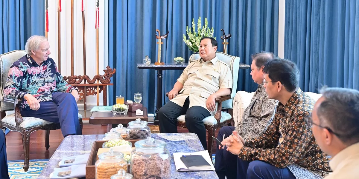 Momen pertemuan Presiden Prabowo dan Ray Dalio yang membahas peluang investasi energi serta percepatan proyek strategis nasional Indonesia. (Dok. Bakom RI)