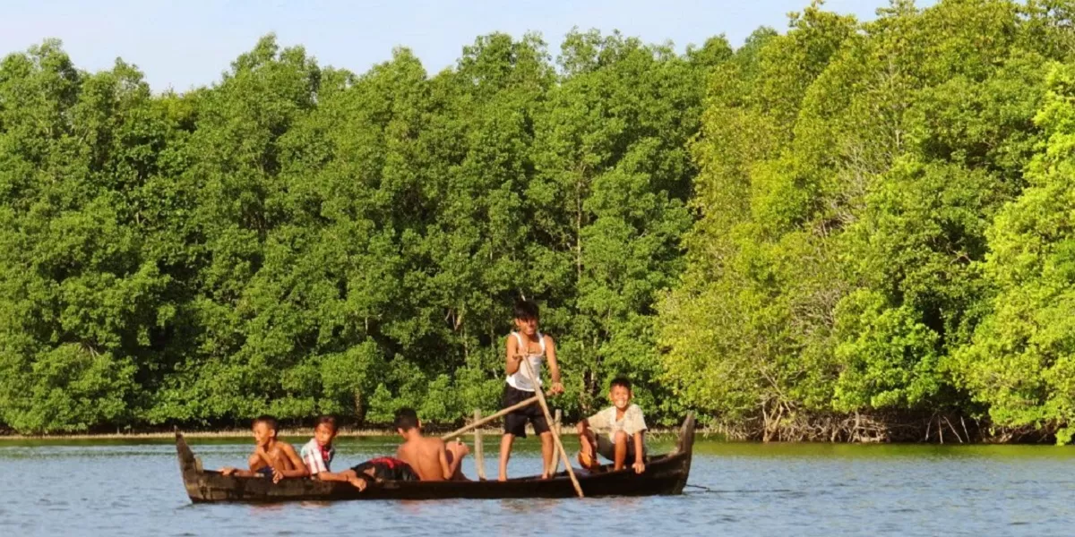 Kawasan Suaka Margasatwa Karang Gading dikenal sebagai jalur migrasi burung yang kini dipulihkan melalui rehabilitasi mangrove. (Facebook.com @Bbksda Sumatera Utara)
