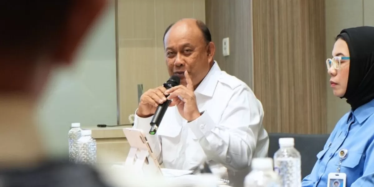 Kepala BGN Dadan Hindayana. Motor listrik menjadi bagian strategi operasional Program Makan Bergizi Gratis untuk meningkatkan efektivitas pengawasan lapangan. (Facebook.com @Badan Gizi Nasional Republik Indonesia)