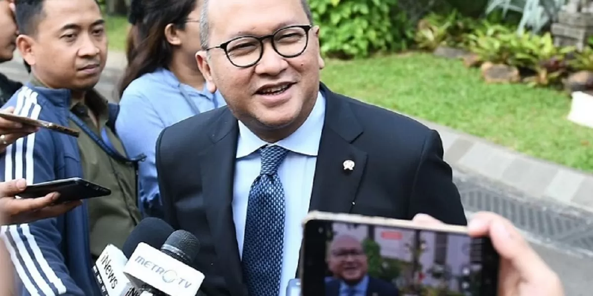 Menteri Investasi Rosan Roeslani menyatakan kajian menyeluruh tambang Martabe mencakup aspek hukum, teknis, bisnis, dan strategi masa depan. (Facebook.com @Rosan Roeslani)