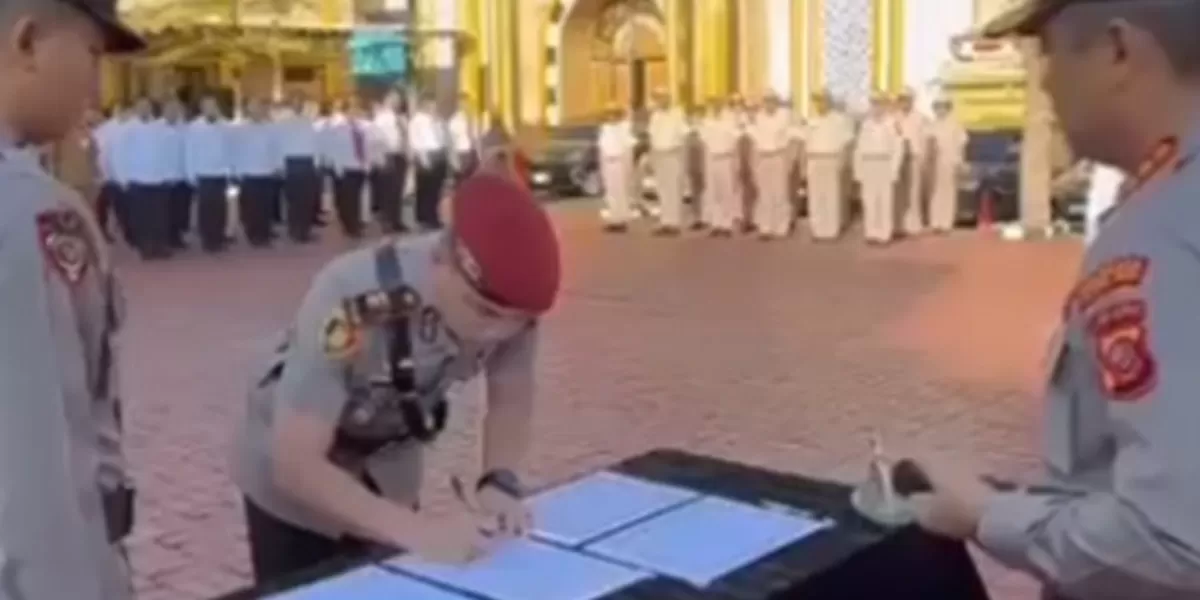 Polresta Bogor Kota menggelar parade pelepasan Kapolresta lama dan penyambutan pimpinan baru penuh khidmat (DM)