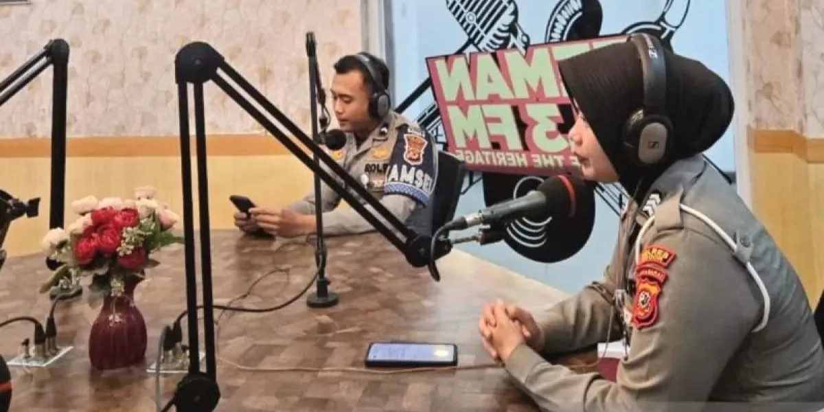 Petugas siarkan kondisi lalu lintas Jalur Puncak melalui radio untuk bantu pemudik hindari kemacetan (Ist)