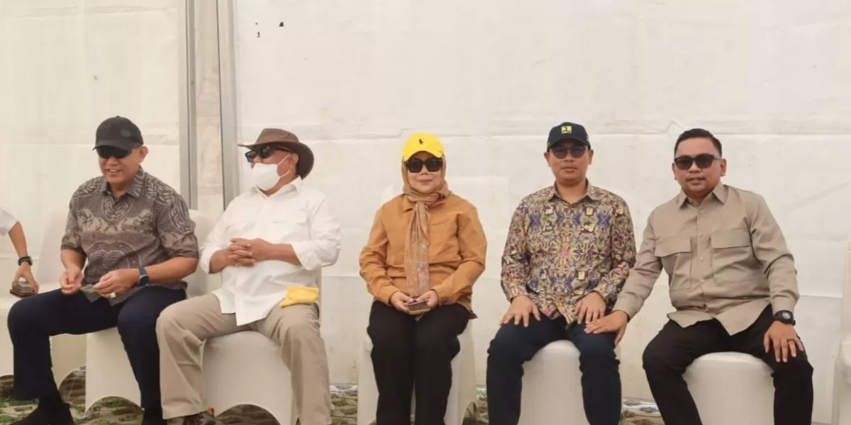 Anggota Komisi XII DPR RI Rusli Habibie (RH), Gubernur Gorontalo Gusnar Ismail, serta Wakil Gubernur Idah Syahidah melakukan tinjauan langsung terhadap pembangunan Proyek Strategis Nasional (PSN) Waduk Bulango Ulu