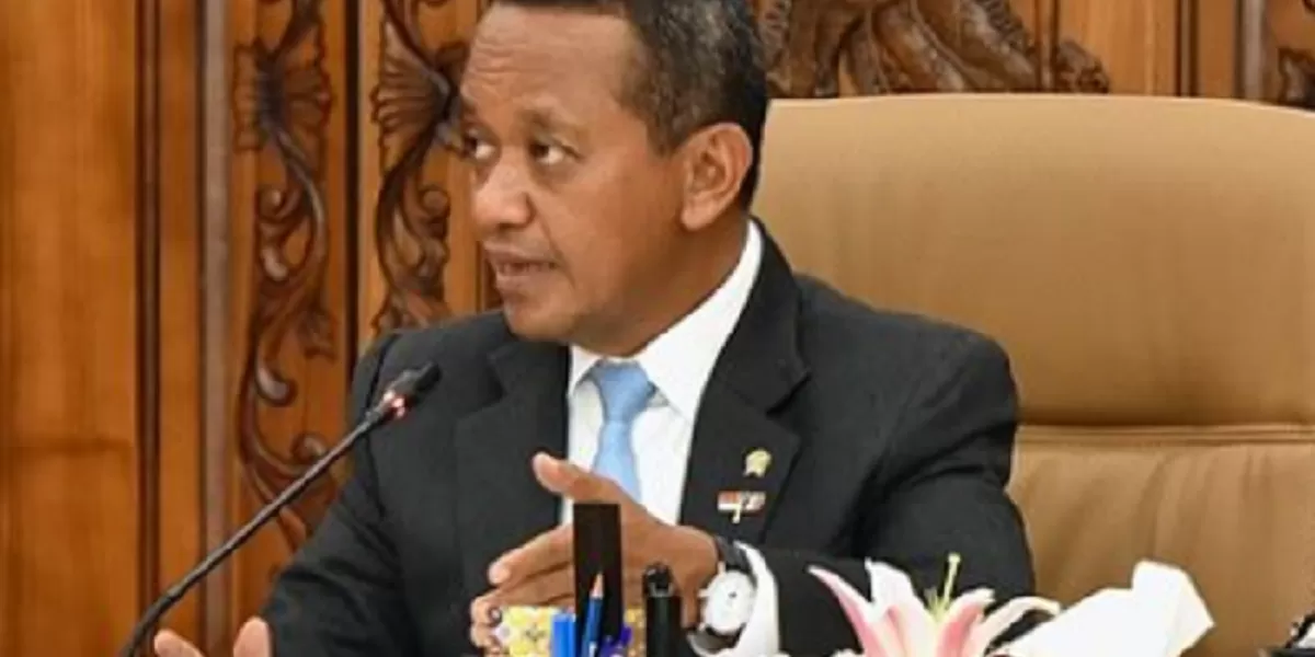 Ketua Harian Dewan Energi Nasional Bahlil Lahadalia menjelaskan roadmap energi nasional pasca pelantikan anggota DEN. (Faceook.com @Bahlil Lahadalia)