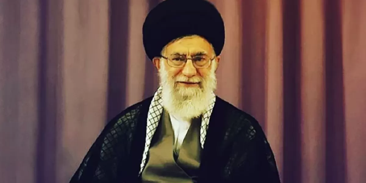 Pemimpin Agung Iran, Ayatollah Ali Khamenei. Pidato terbaru Ayatollah Ali Khamenei tentang militer Amerika memicu perhatian dunia dan kekhawatiran eskalasi konflik Timur Tengah global. (Instagram.com @khamenei.english_)