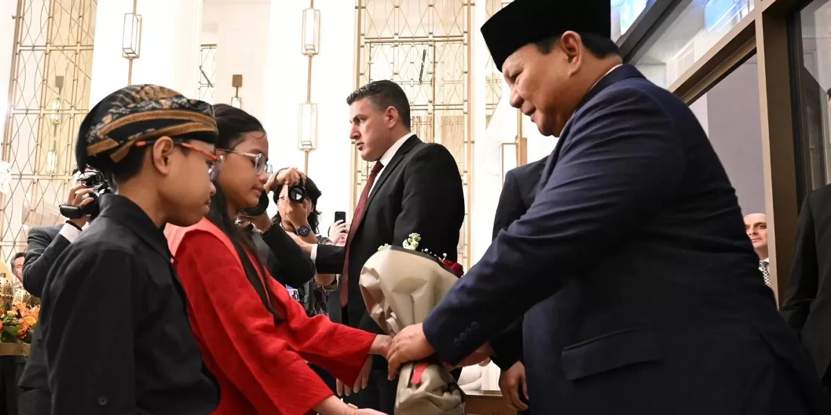 Presiden Prabowo Subianto tiba di Amman dengan pengawalan jet tempur F-16 Yordania, menandai hubungan diplomatik erat Indonesia dan negara Timur Tengah. (Facebook.com @Prabowo Subianto)