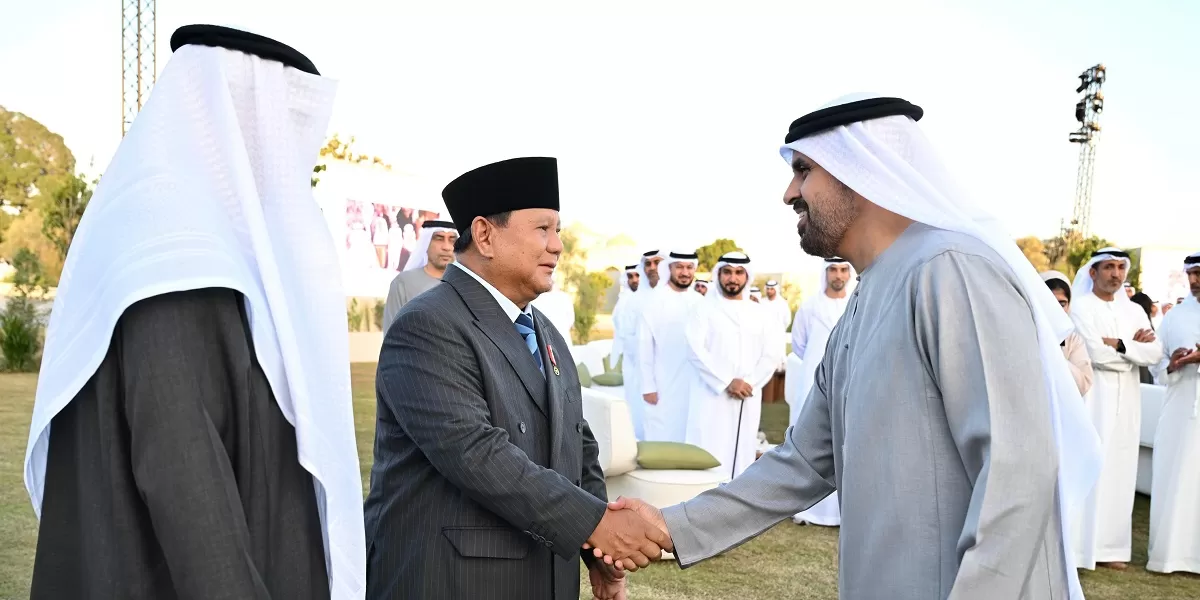 Presiden Prabowo disambut hangat Presiden MBZ saat kunjungan resmi ke Uni Emirat Arab sebagai bagian penguatan hubungan diplomatik lima dekade. (Dok. Bakom Pemerintah)