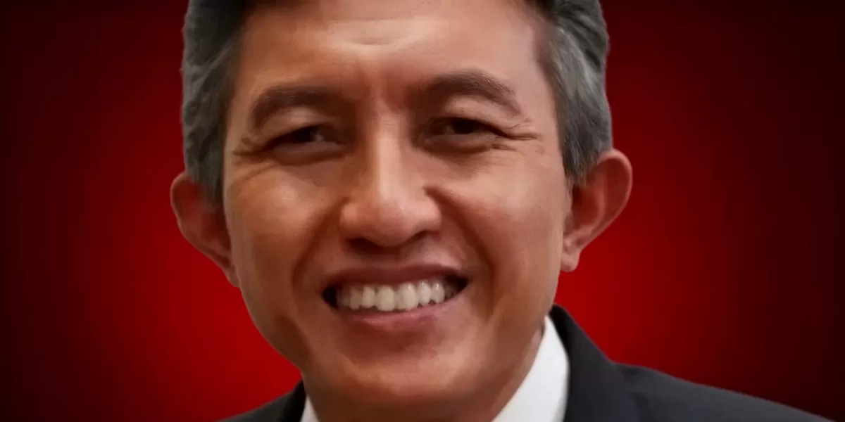 Ekonom Indef, Dr Hakam Naja. Pemerintah didorong mempercepat deregulasi ekonomi untuk memperkuat sektor usaha di tengah ketidakpastian global. (Dok. Kreasi Dola AI)