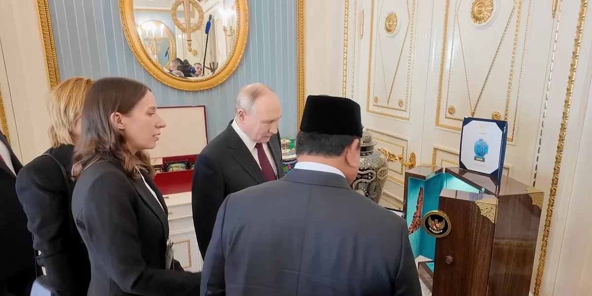 Presiden Prabowo Subianto bertemu Vladimir Putin di Kremlin membahas kerja sama strategis Indonesia Rusia lintas sektor global, (Dok. Bakom RI)
