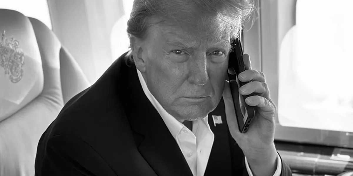 Presiden AS Donald Trump mengeluarkan perintah eksekutif yang membatalkan akuisisi aset semikonduktor Emcore senilai Dolar AS 2,92 juta atas dasar keamanan nasional.  (Facebook.com @Donald J. Trump)