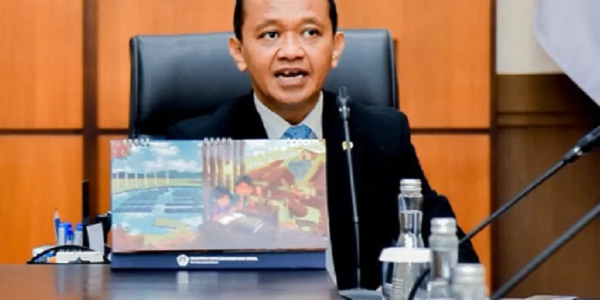 Ketua Harian Dewan Energi Nasional Bahlil Lahadalia menjelaskan roadmap energi nasional pasca pelantikan anggota DEN. (Facebook.com @Bahlil Lahadalia)