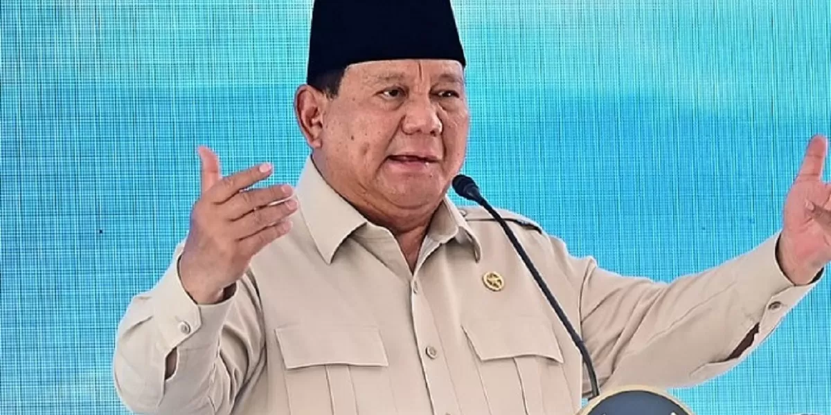 Presiden Prabowo Subianto memimpin rapat evaluasi kinerja kabinet di Jakarta, Januari 2026, di tengah menguatnya isu reshuffle kabinet. (Facebook.com @Prabowo Subianto)