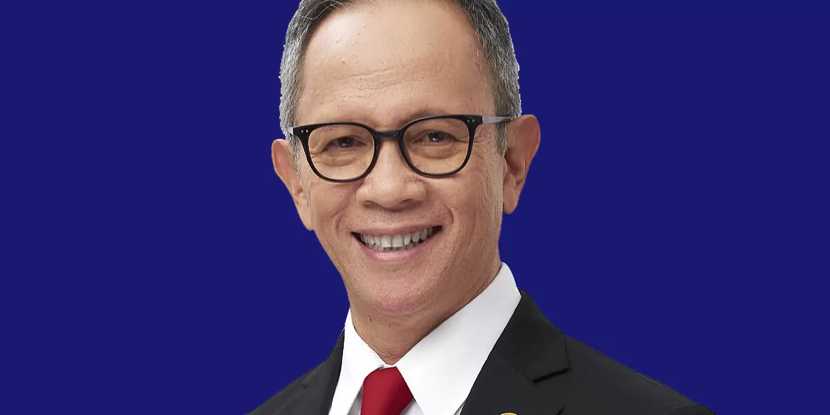 Ketua Dewan Komisioner OJK Mahendra Siregar menyampaikan keterangan resmi terkait pengunduran diri pimpinan sebagai bentuk tanggung jawab moral. (Dok. Tim Hallo Media)