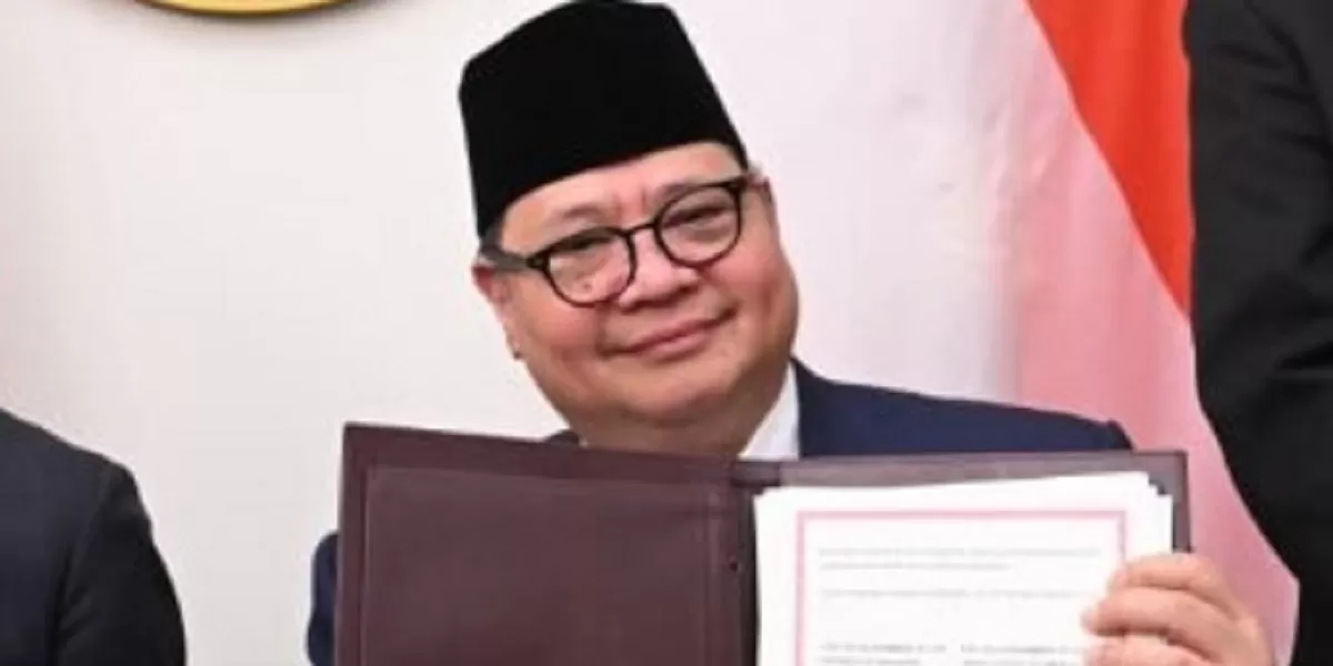 Menko Perekonomian Airlangga Hartarto. Perubahan kebijakan tarif global Amerika Serikat mendorong Indonesia memperkuat diplomasi ekonomi untuk menjaga stabilitas ekspor nasional. (Dok. Instagram.com @airlanggahartarto)
