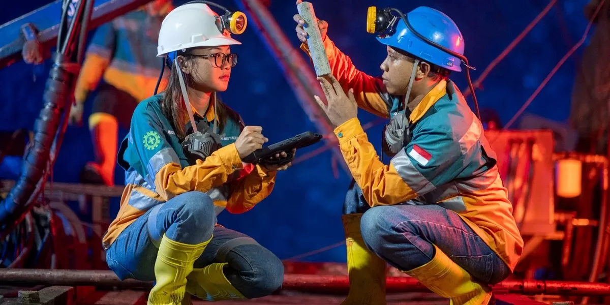 Aktivitas PT Antam. Pertemuan strategis KPK dan ANTAM membahas keseimbangan antara keuntungan bisnis, tanggung jawab sosial, dan keberlanjutan lingkungan pertambangan nasional. (Dok. antam.com)