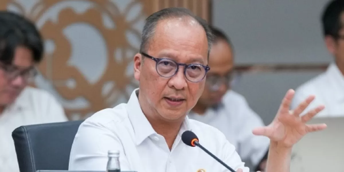 Menteri Perindustrian Agus Gumiwang Kartasasmita menjelaskan potensi dampak ekonomi Rp27 triliun jika kebutuhan pikap Kopdes dipenuhi melalui produksi nasional Indonesia.  (Dok. kemenperin.go.id)