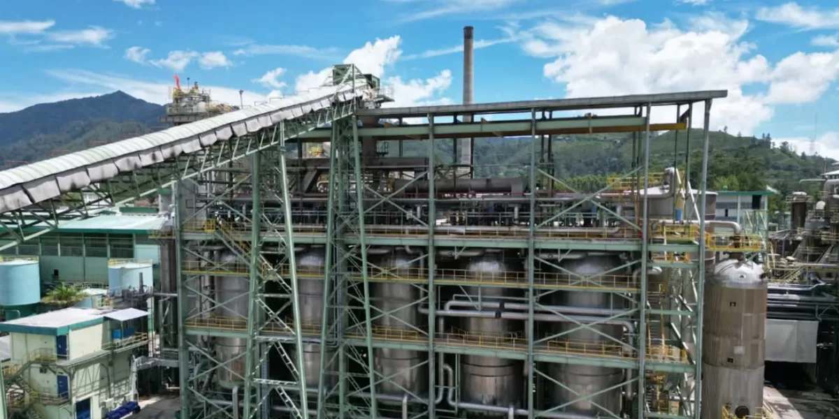 Aktivitas industri pulp di Sumatera terdampak pencabutan izin PBPH TPL bersama 27 korporasi lainnya.  (Instagram.com @tobapulplestari)