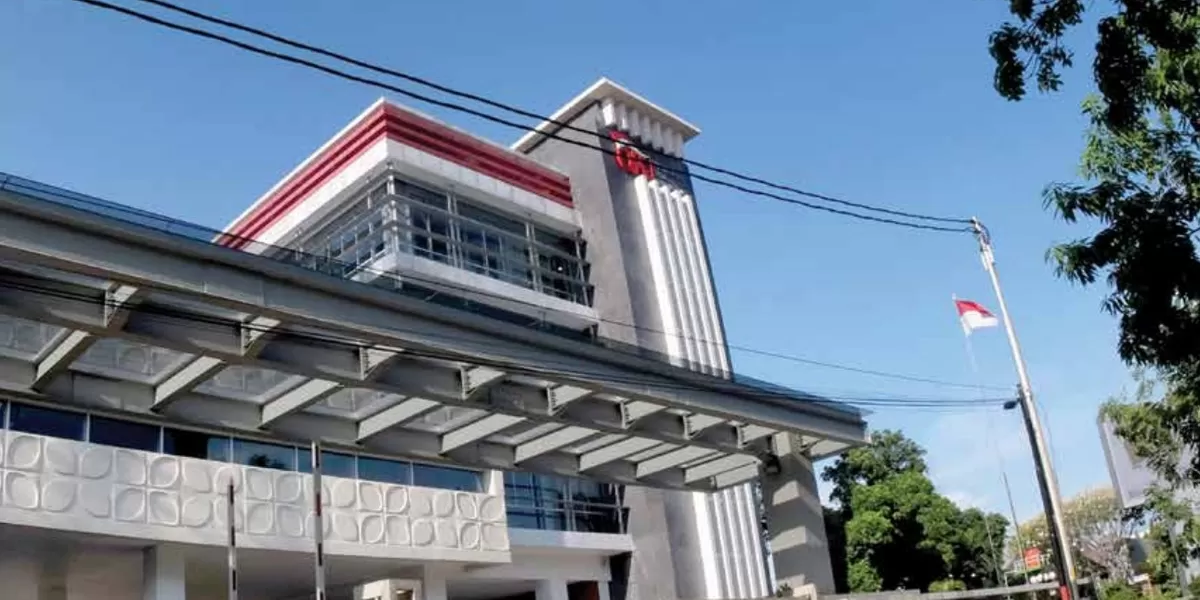 Gedung OJK. OJK membuka data kepemilikan saham di atas satu persen untuk meningkatkan integritas dan kepercayaan investor. (Dok. ojk.go.id)